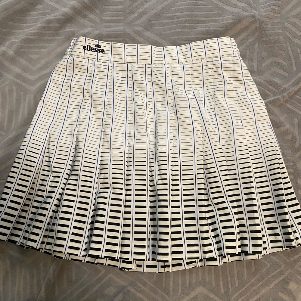Ellesse athletic skirt size 10
